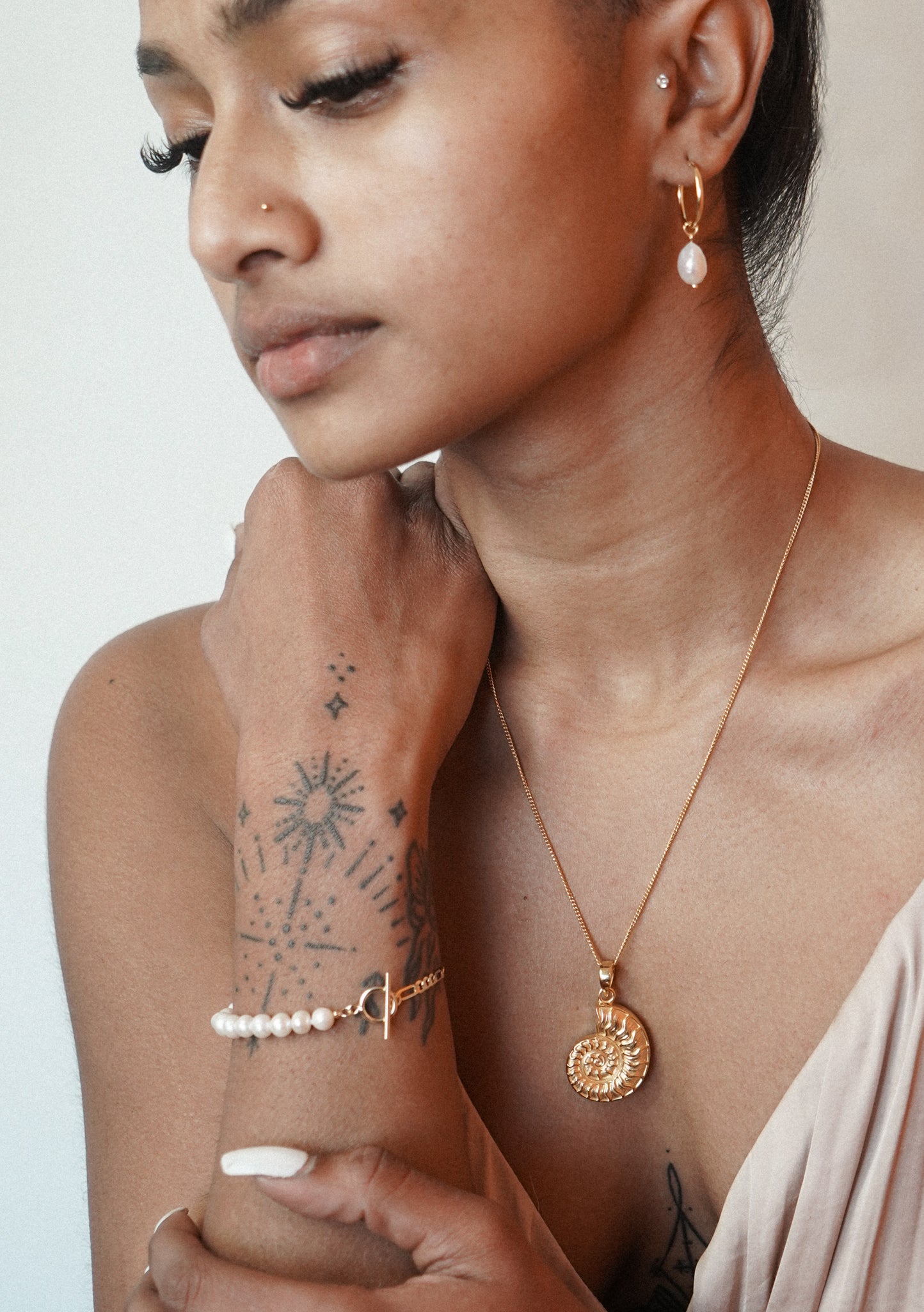 Maraux Premium Nautilus Shell Necklace