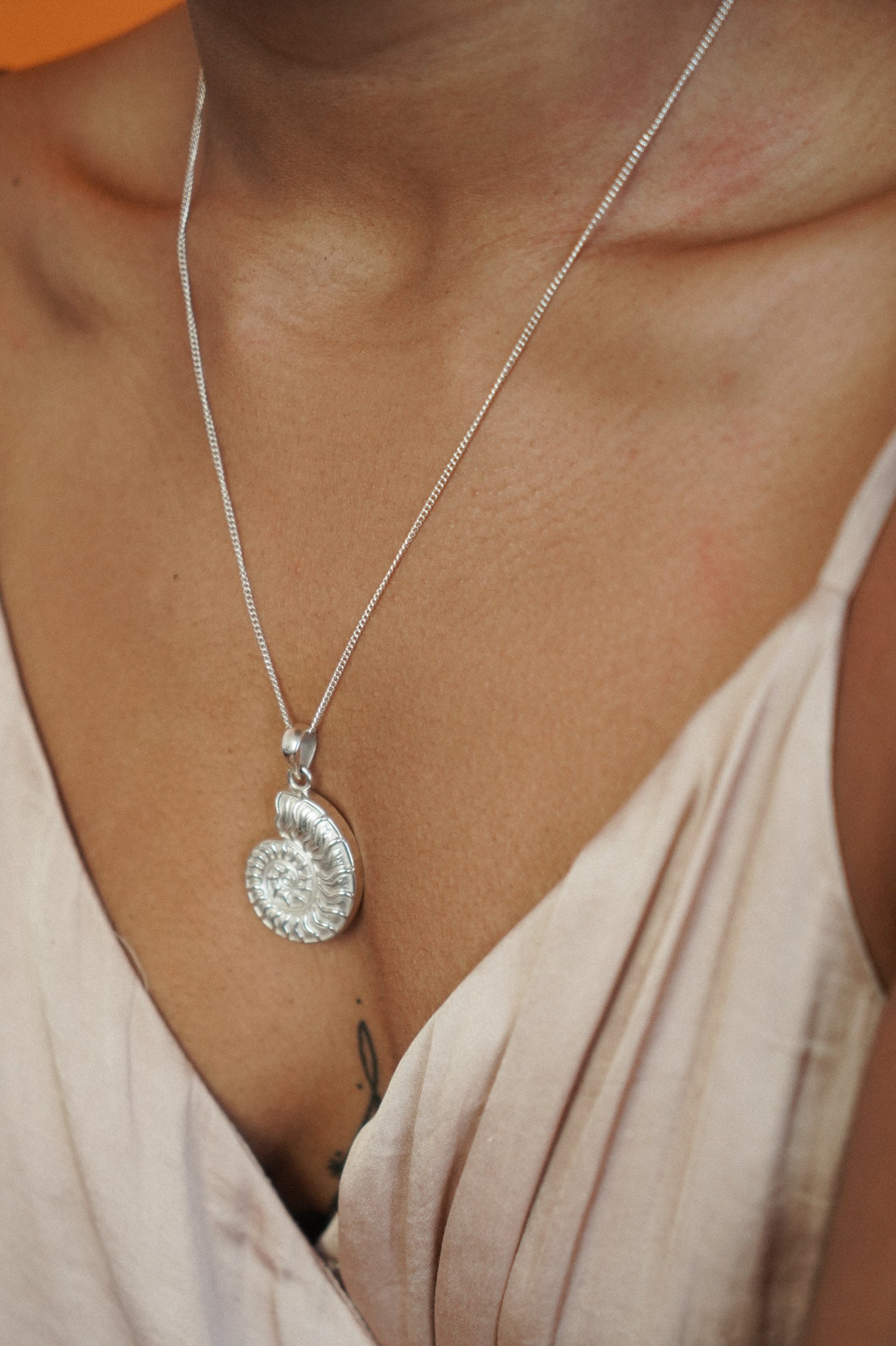 Maraux Premium Nautilus Shell Necklace