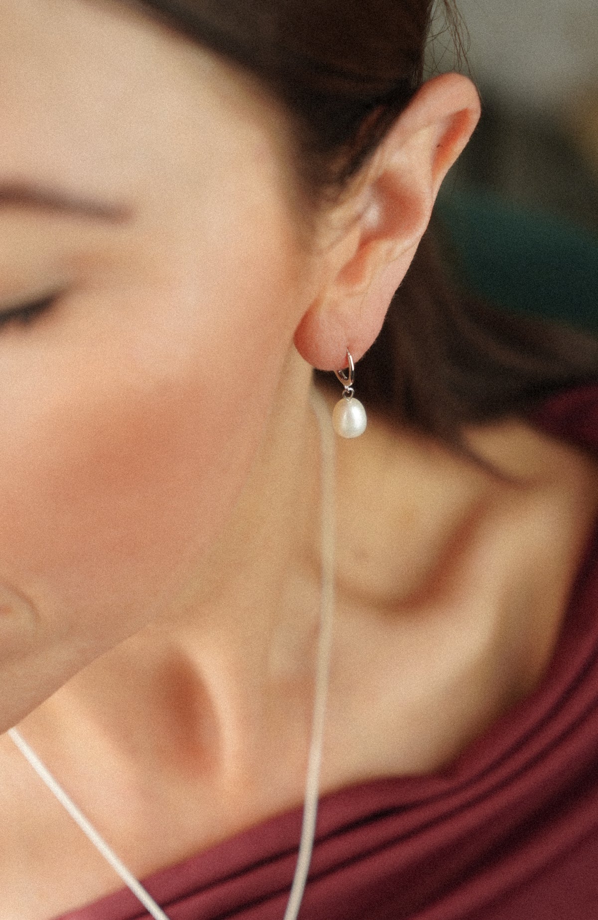 Ané Pearl Huggie Earrings