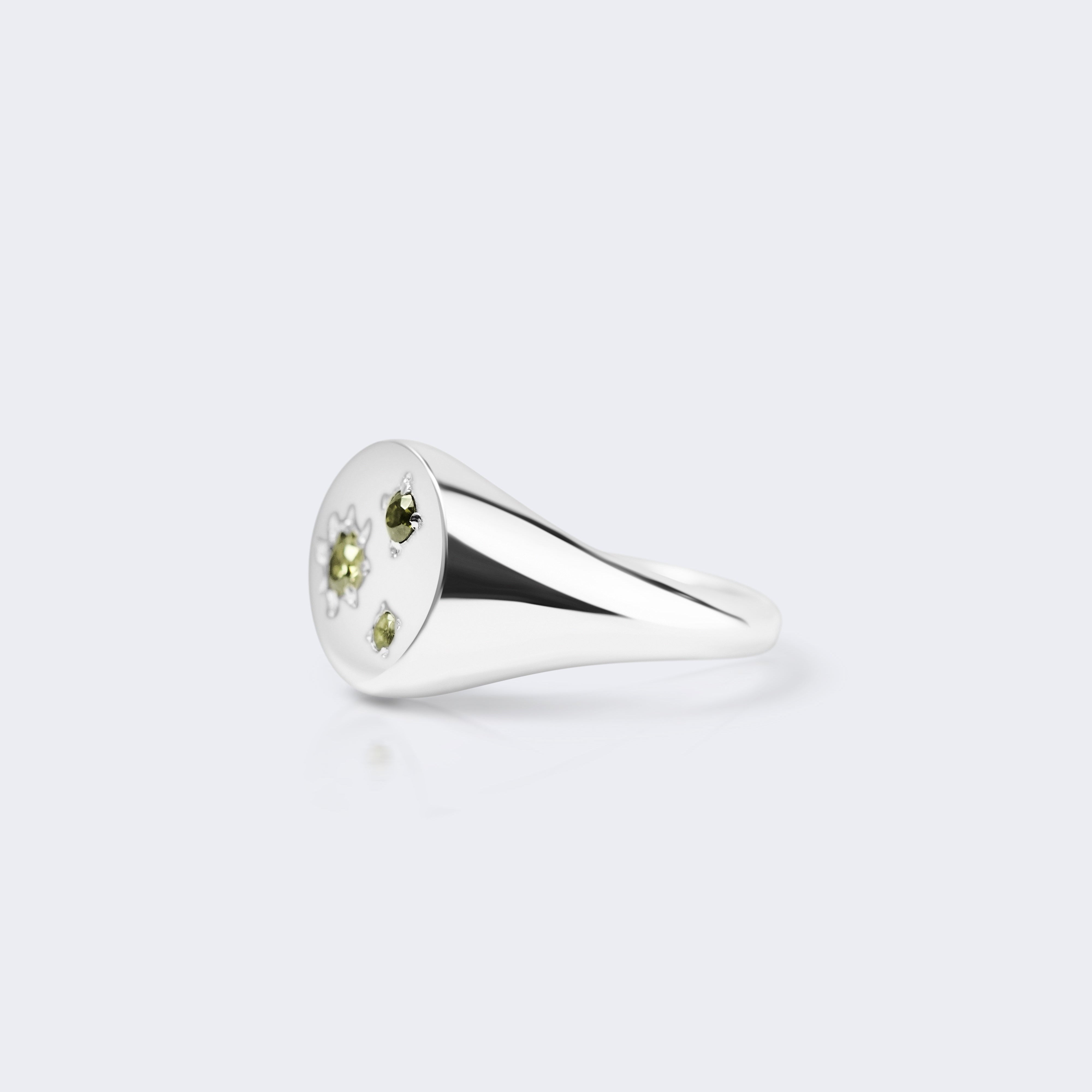 Star gazer round signet green peridot MarauxJewellery