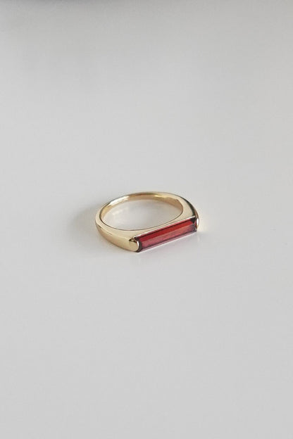Maraux Classic Soho Deep Red Ring