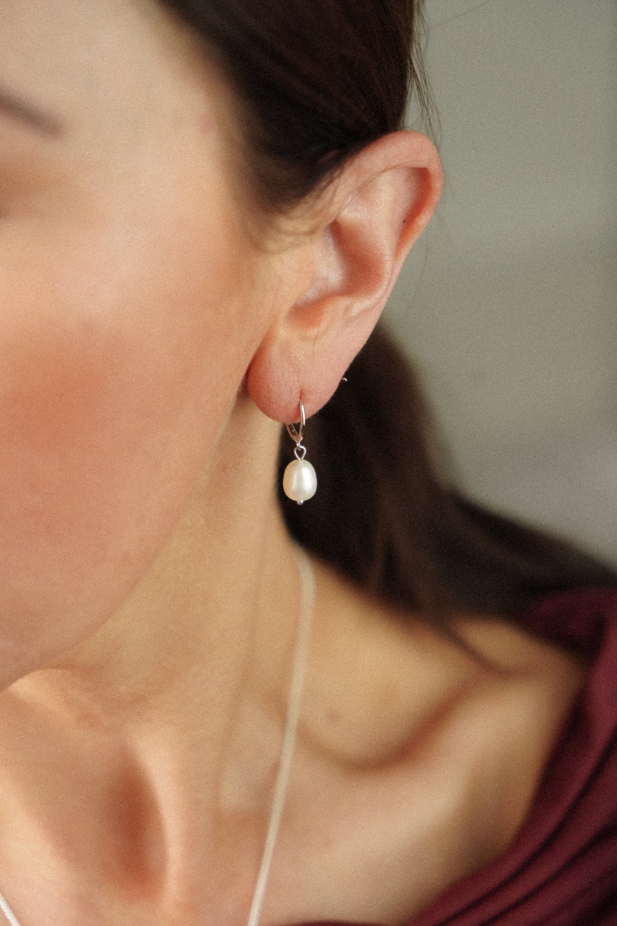 Ané Pearl Huggie Earrings